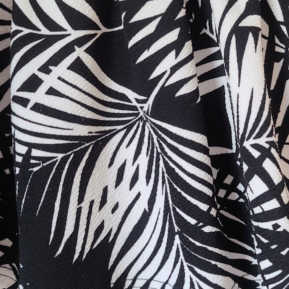 Black and white palm leaf romper - Picture 3 of 3